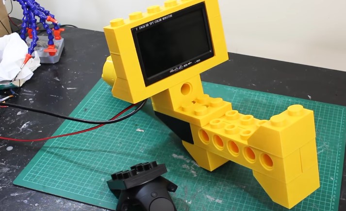 槍結(jié)合虛擬實(shí)景技術(shù).jpg 槍結(jié)合虛擬實(shí)景技術(shù).jpg